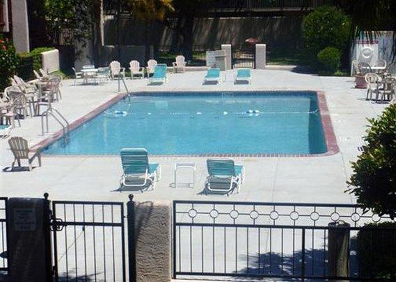 Days Inn By Wyndham יובלדה מראה חיצוני תמונה