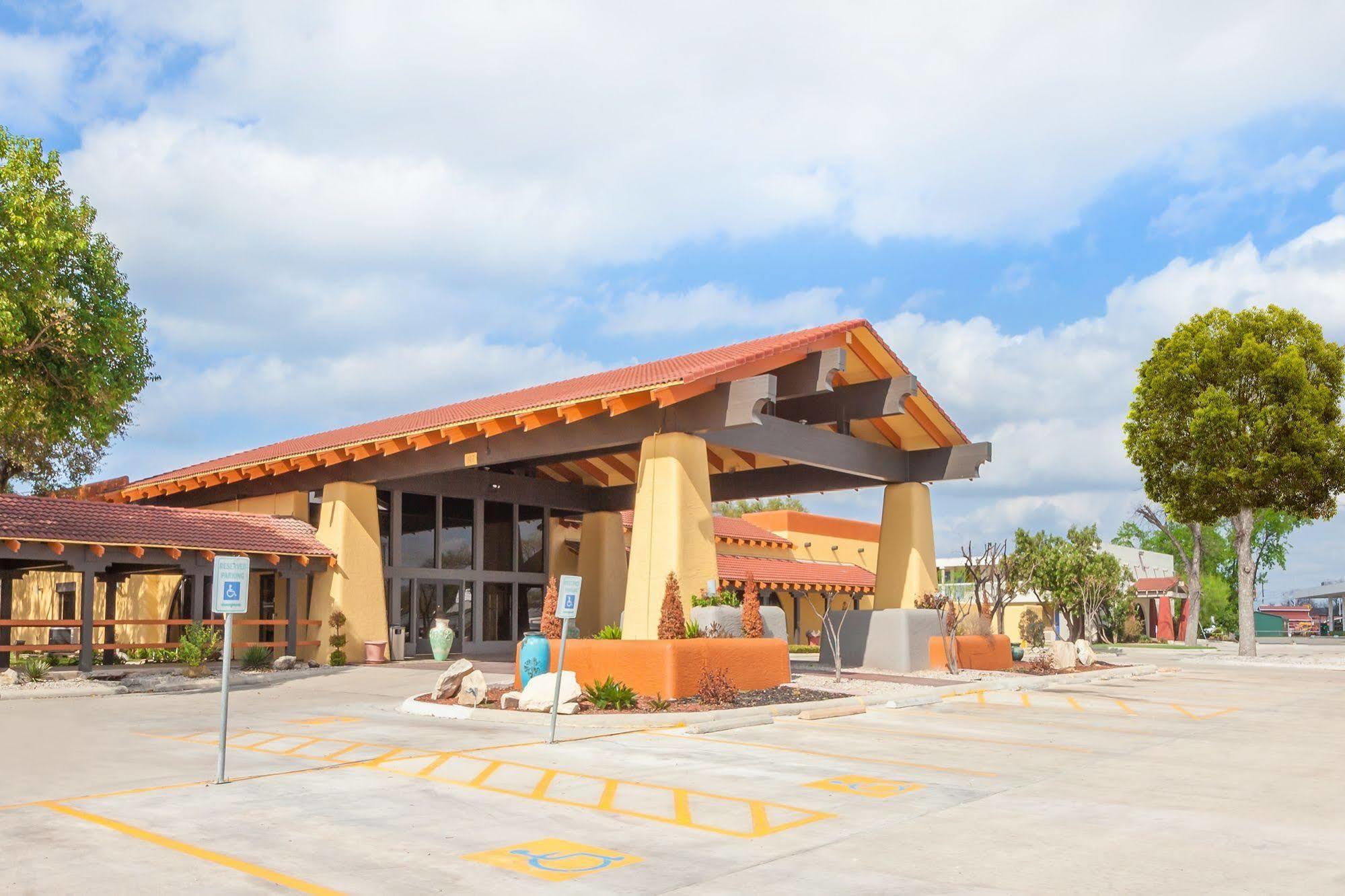 Days Inn By Wyndham יובלדה מראה חיצוני תמונה